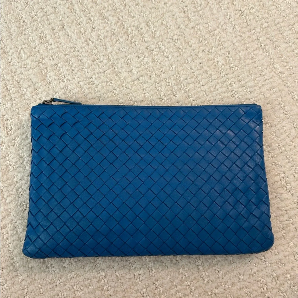 Bottega Veneta Blue Leather Zippy Pouch - Picture 8 of 14